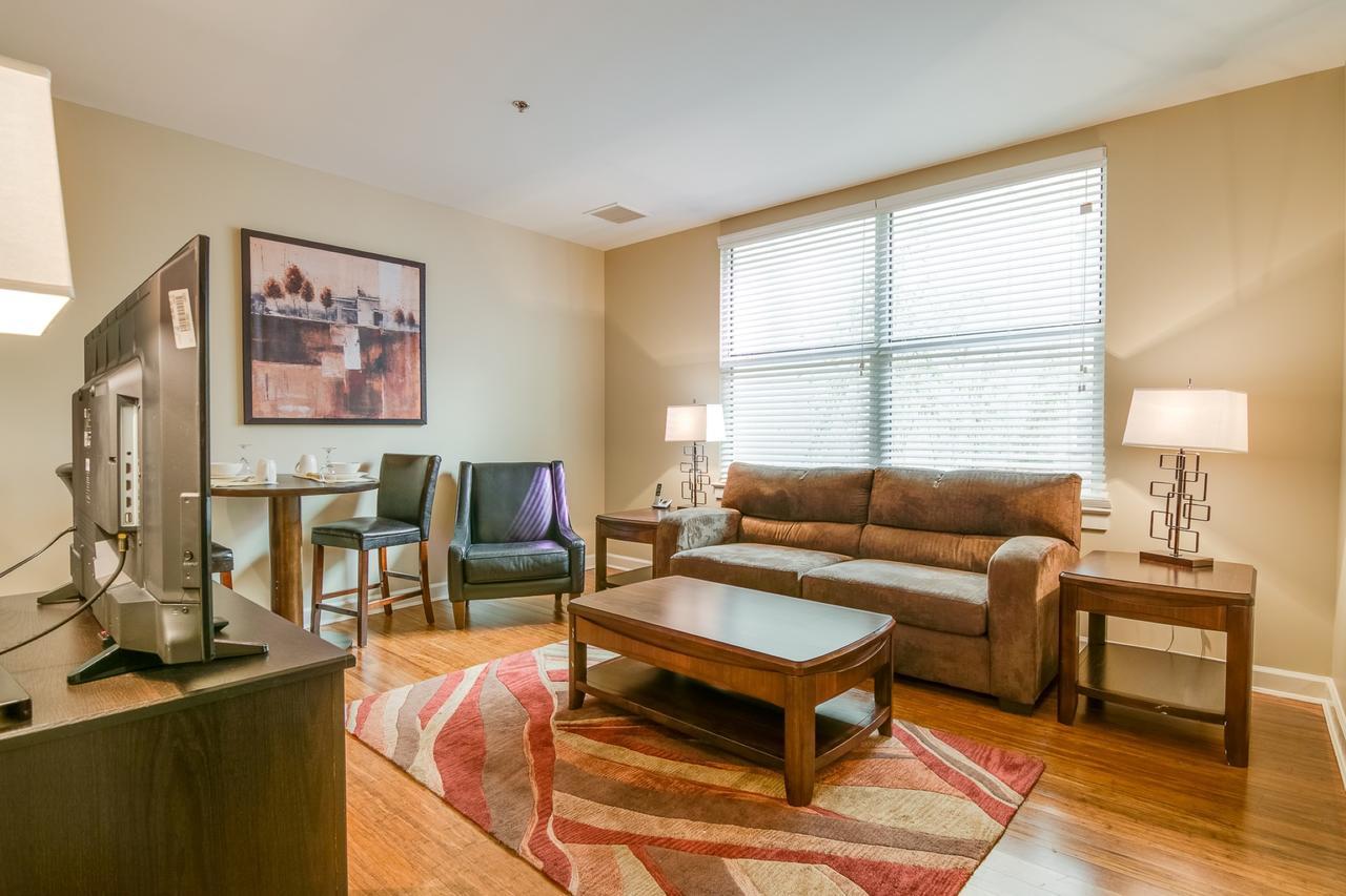 Bluebird Suites Near Autozone Park ممفيس الغرفة الصورة